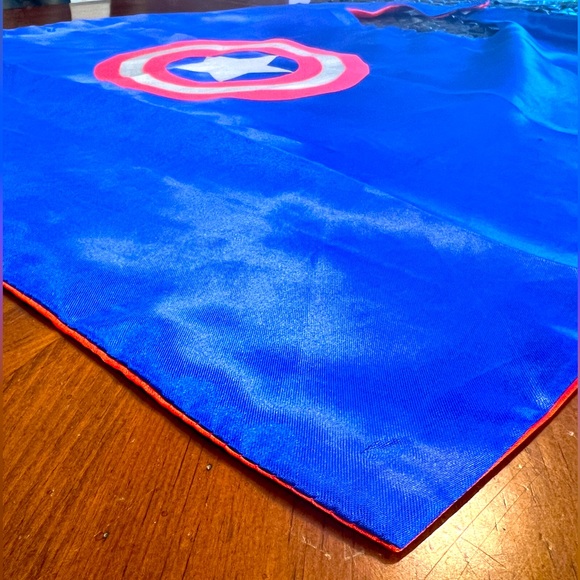 Captain America Cape - Picture 6 of 7